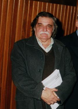 Dr. Horacio González